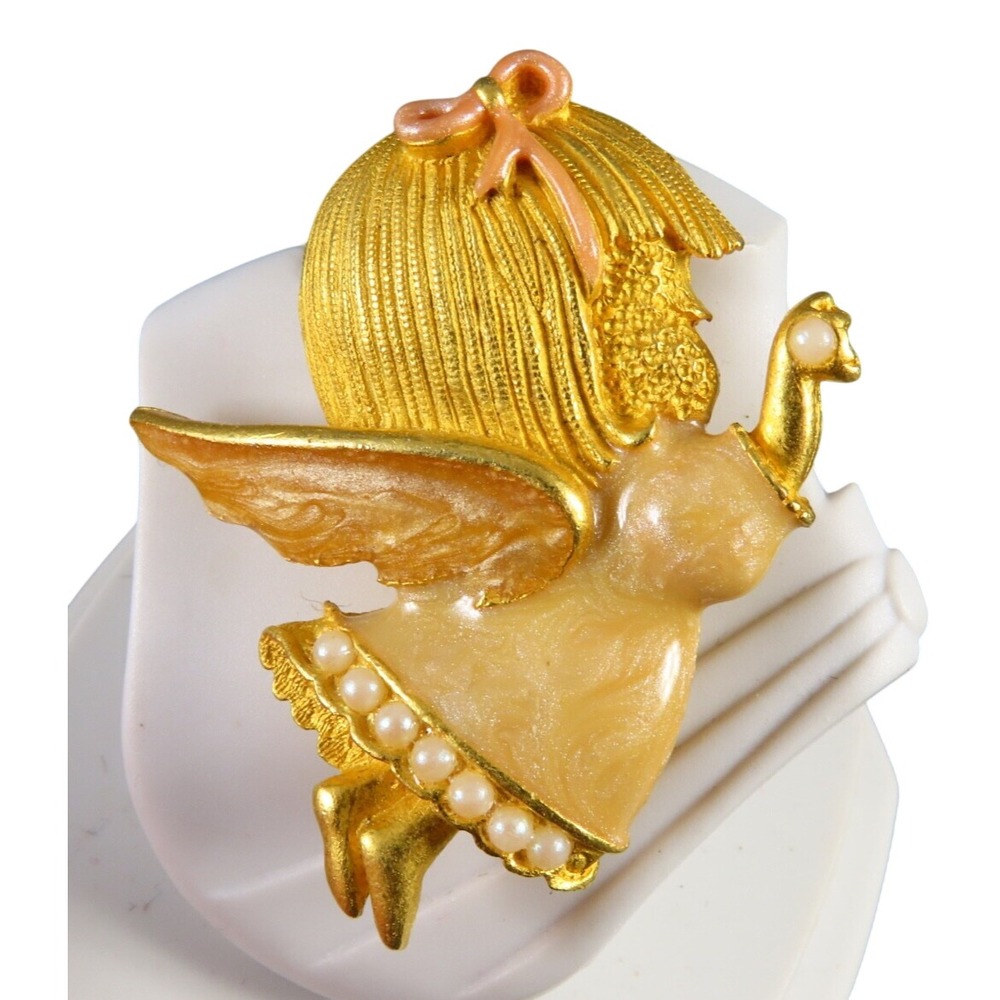 VTG Gold Tone Brooch Pin CHRISTMAS ANGEL LITTLE GIRL Shimmer Enamel FAUX PEARLS